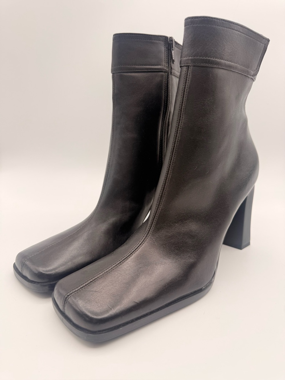 ST. JOHN’S BAY Black Leather Square Toe High Heel Ankle Boots Women’s Size 9
